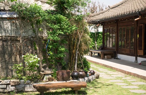 Jeonju House | Ginkgo Tree Guesthouse