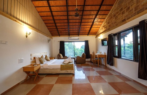 Mendarda Hotel | Gir Lions Paw Resort With Swimming Pool