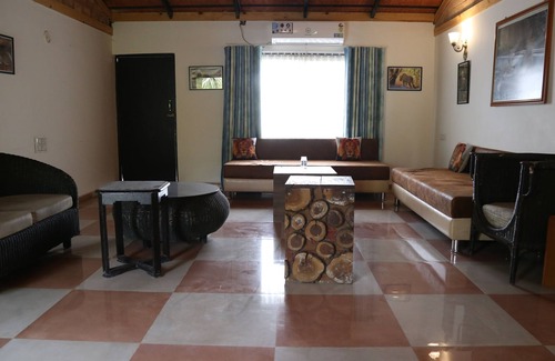 Mendarda Hotel | Gir Lions Paw Resort With Swimming Pool