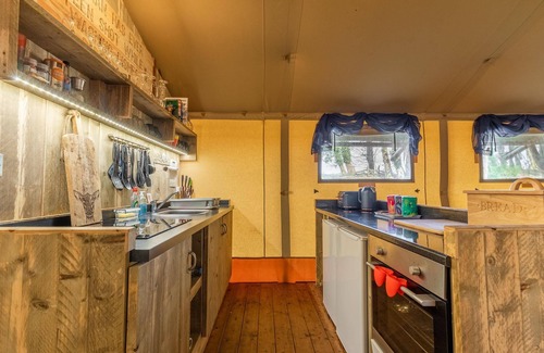 Thetford Cabin | Giraffe Enclosure - Norfolk Holiday Properties