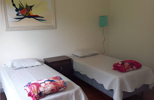 Sao Paulo House | Girassol room - suite type - Near Metro Butantã.