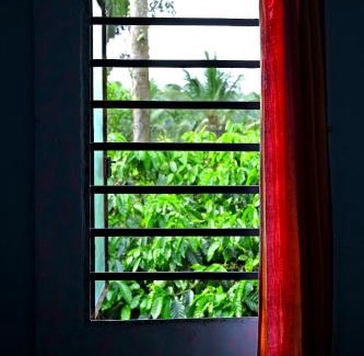 Mudigere House | Giri Darshini Homestay - Simple Rooms with Pool & Private Falls