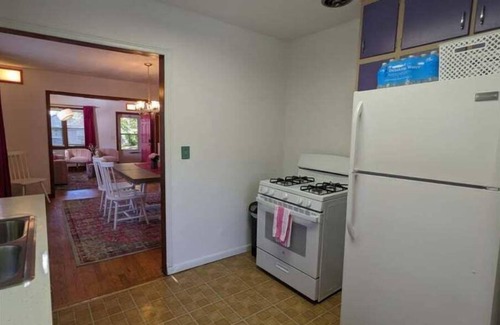 Manhattan House | Girl Weekend Bachelorette Parties Bday Parties