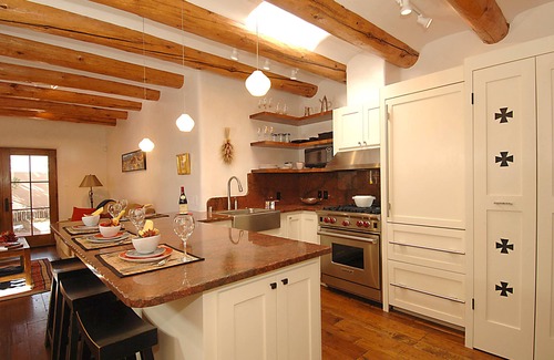 Historic Eastside House | Girlfriends Get-Away & Family.2 Blks To Wine, Dine, Shop, Plaza, Canyon