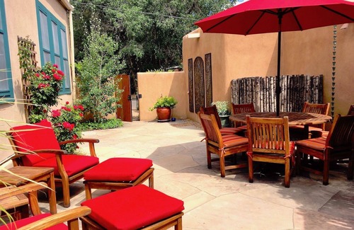 Historic Eastside House | Girlfriends Get-Away & Family.2 Blks To Wine, Dine, Shop, Plaza, Canyon