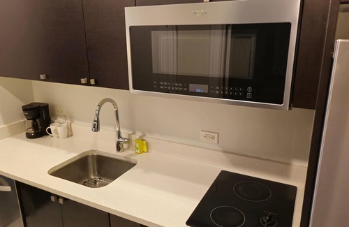 Doral Condo | Girls Getaway – Sleeps 4, Kitchen, Living, Lanai
