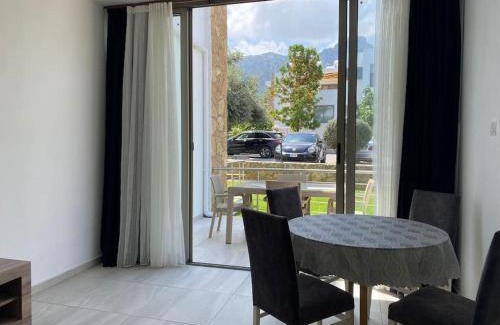Zeytinlik Apartment | Girne/Zeytinlik 2+1 muhteşem teraslı daire