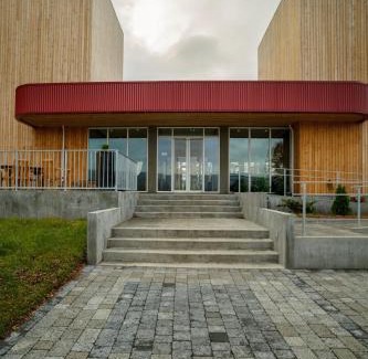 Egilsstadir Hotel | Gistihúsið - Lake Hotel Egilsstadir