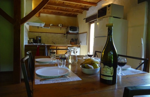 Les Eyzies Cottage | Gite in the heart of nature, quiet, with swimming pool and air conditioning, pets welcome.