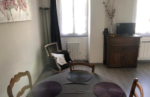 La Roche-Guyon Apartment | Gite Ancien Relais de Saint-Jacques