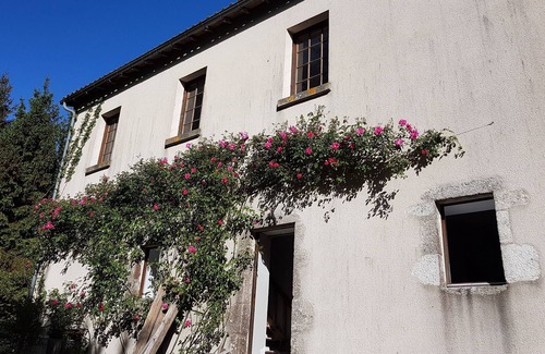 Les Chatelliers-Chateaumur House | Gîte and guest rooms at the Moulin de Charin-REGAIN