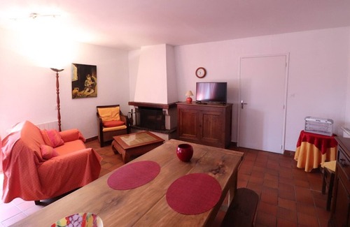 Arpajon-sur-Cere Cottage | Gite Arpajon-sur-Cère, 2 bedrooms, 4 persons
