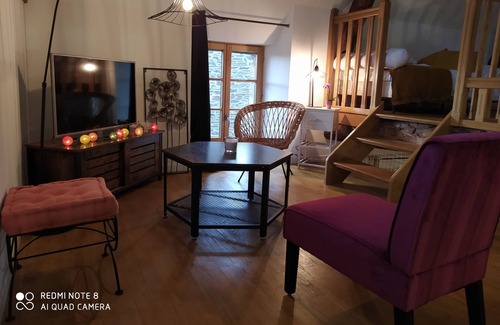 Genets Cottage | Gîte Baie Bonheur in the heart of Genêts 5 minutes from the start of the crossings to the mountain