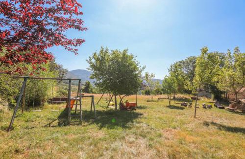 Bargeme House | Gite Bergerie