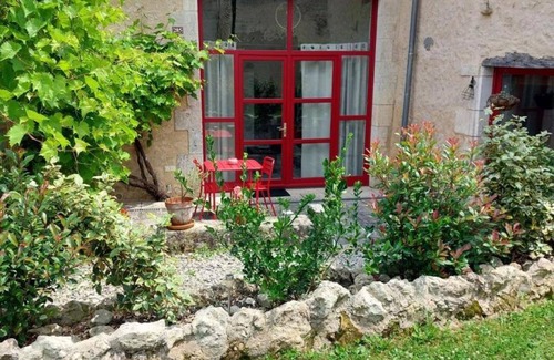 Bertric-Buree Cottage | Gite Bertric-Burée, 1 bedroom, 2 persons