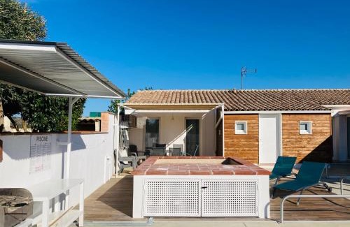 Narbonne House | Gite Blanco y Madera