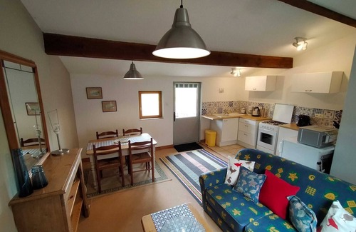Bellon Cottage | Gîte "Camille" classified 3* for 2 persons with swimming pools