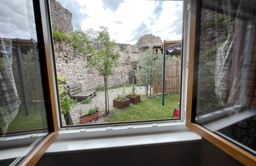 Dambach-la-Ville Cottage | Gite Coté Rempart, spacious, Ground floor, Terrace