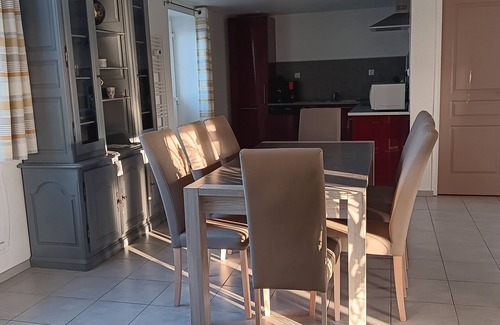 Le Molay-Littry House | GITE: Country house, near the landing beaches, with table football.