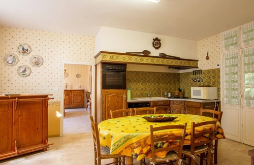 Cours-de-Pile Cottage | Gite COURS DE PILE, 3 bedrooms, 6 persons