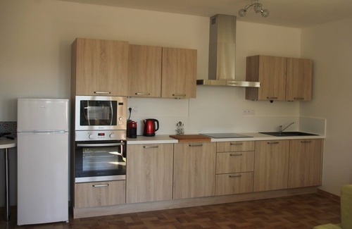 Thezan-les-Beziers Apartment | Gite de la Plaine - Thezan-Les-Béziers, Languedoc Roussillon