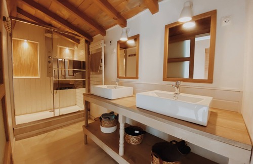 Prisse-la-Charriere House | Gite de Saint Florent - Piscine & Spa