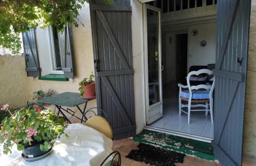 Saint-Genies-des-Mourgues House | Gite des ARTS