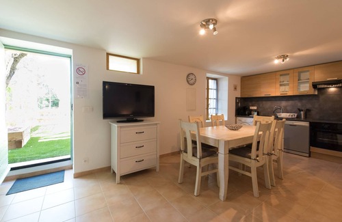 Quarante Cottage | Gîte des Oliviers, Pigasse's relay at the edge of the Canal du Midi