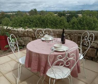Montsoreau House | Gite des Perreyeurs - maison troglodyte avec vue sur Loire