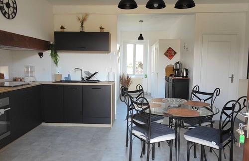 Les Quatre-Routes-du-Lot House | Gîte du lac at Le Vignon in Quercy at the gateway to the most beautiful villages in france
