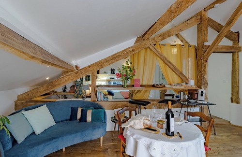 Nailhac House | Gîte du Roy Chassaignas', terrace with stunning views and Wi-Fi.”