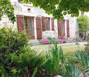 Celles House | Gite du vieil acacia