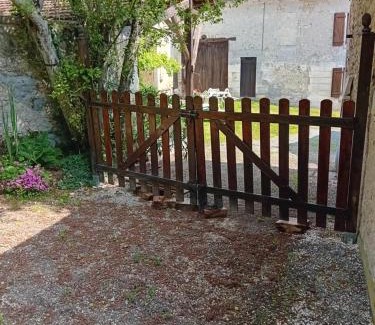 Celles House | Gite du vieil acacia