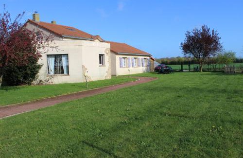 Landemont House | Gite En Campagne Isatis