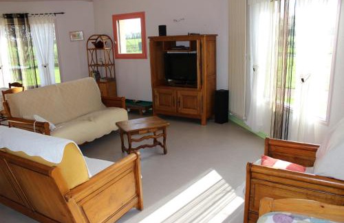 Landemont House | Gite En Campagne Isatis