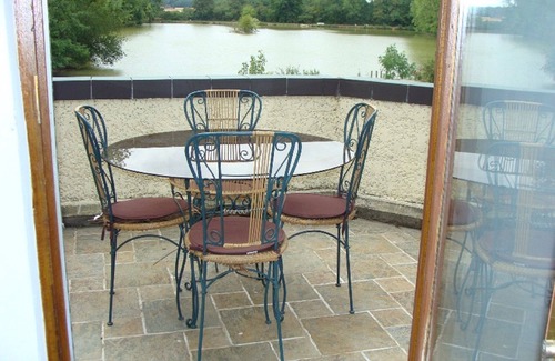 Courtenay Cottage | Gîte for birthdays and celebrations 1 hour from Paris sleeps 31 + room sleeps 70