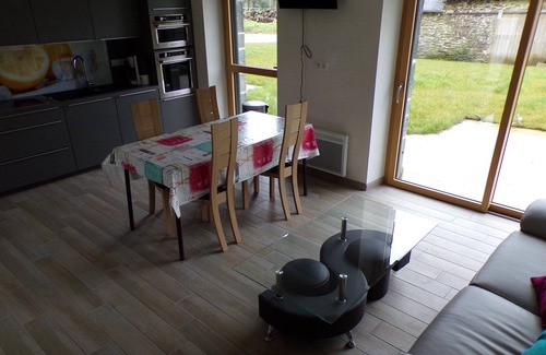 Mur-de-Bretagne House | GITE 4 PEOPLE 400 M FROM THE BEACH LAKE GUERLEDAN BRETAGNE