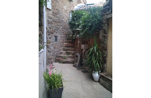 Saint-Jean-de-la-Blaquiere Cottage | Gite du Vieux Clocher - Near Lac du Salagou