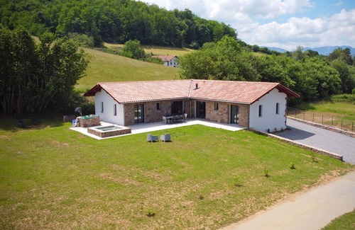 Saint-Jean-Pied-de-Port House | Gîte Garazi, in the heart of the Basque Country - Saint Jean Pied de Port