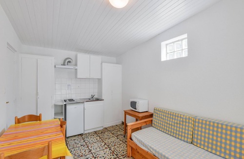 Saint-Savinien House | Gîte in holiday park with swimming pool