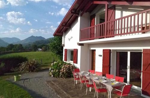 Saint-Michel House | Gite individuel au pays BASQUE à 1,5km de ST-Jean-Pied-de-port