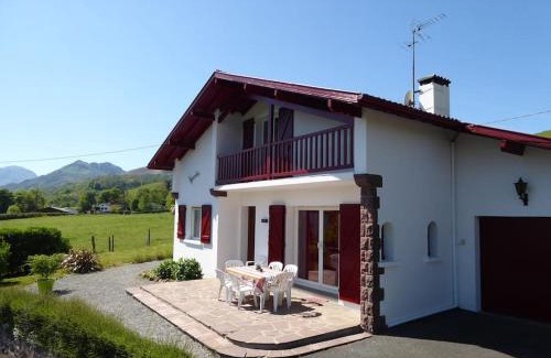 Saint-Michel House | Gite individuel au pays BASQUE à 1,5km de ST-Jean-Pied-de-port
