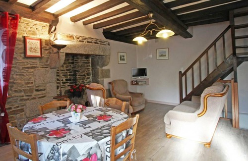 Isigny-le-Buat Cottage | Gite Isigny-le-Buat, 2 bedrooms, 4 persons
