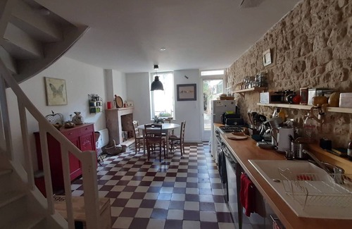 Saint-Savinien House | Gîte "La P'tite Jeannette", between land and sea, on the banks of the Charente.