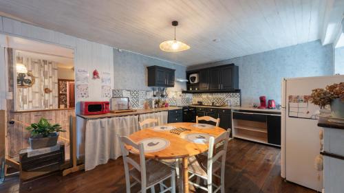 Escot House | Gite La Pondique