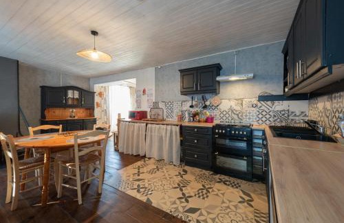 Escot House | Gite La Pondique