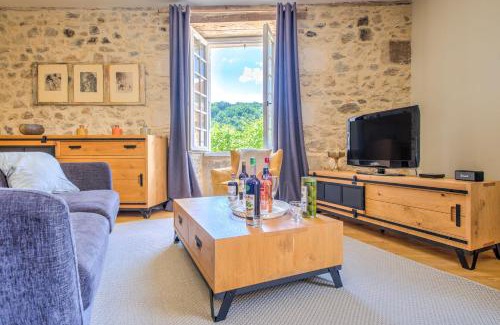 Saint-Jean-de-Cole Apartment | Gite Le Petit Saint Jean