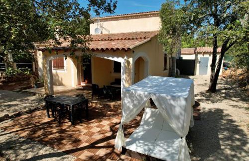 Regusse House | gite le repos des chênes option spa extérieur Evasion nature et confort !