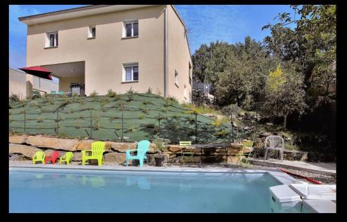 Vesseaux House | Gite LES BOUCHES ROUGES avec piscine privée