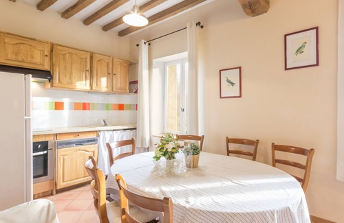 Les Essarts-le-Roi Cottage | Gite Les Essarts-le-Roi, 3 bedrooms, 6 persons